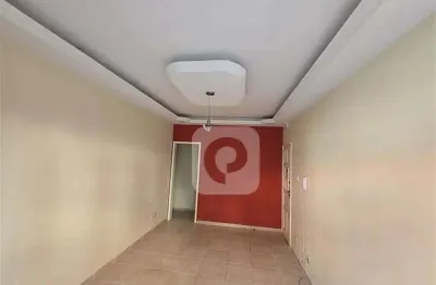 Apartamento 02 qts na rua aquidabã, rua residencial e tranquila no méier!