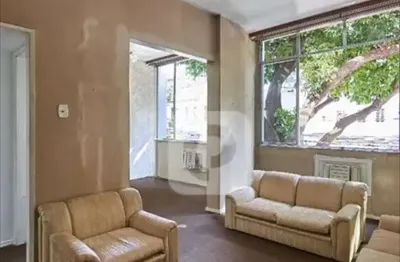 Apartamento 2 quartos na tijuca: conforto, sol da manhã e a 7 min do metrô!