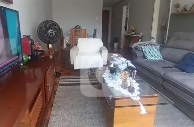 Espaçoso apartamento de 2  quartos na rua visconde de itamaraty no maracanã