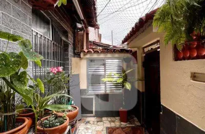 Casa com 3 quartos sendo 2 suítes e área gourmet e vaga par 2 quartos