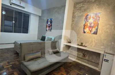 Conjugado reformado em excelente localização, no coração do centro do rio de janeiro.