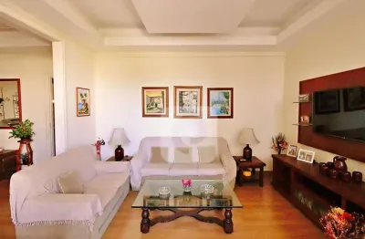 Praia de botafogo  106 m² de área útil (115 m² total) com sala ampliada no lugar do 3º quarto