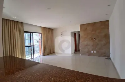 3 quartos sendo 1 suíte, varanda, 3 vagas na escritura, tijuca