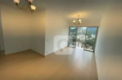 Excelente imóvel bem conservado, com vaga de garagem coberta.