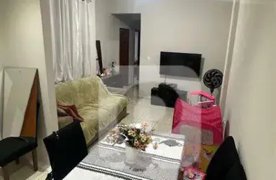 Apartamento térreo com área no começo da rua navarro