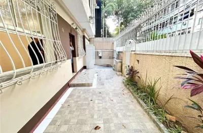 Casa de frente de rua próximo ao metrô são francisco xavier .