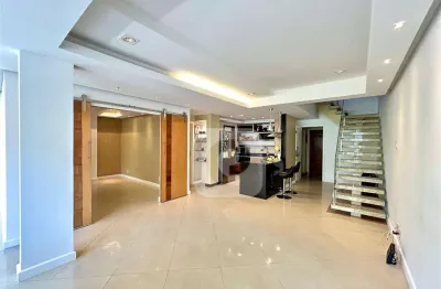 Cobertura 3 quartos suite master modernizado 8 minutos do metrô.