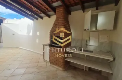 Casa aconchegante com 2 quartos, suíte e vagas cobertas para 4 carros!