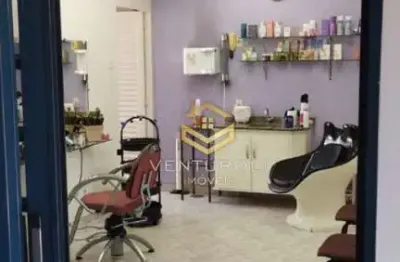 Casa grande com salão comercial, suíte, edícula e churrasqueira!