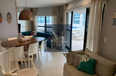 Cobertura penthouse reformada. com piscina e área gourmet. 03 dormitórios. 01 suíte. 02 vagas. 01 quadra da praia e próximo do centro.