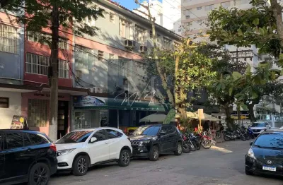 Sala comercial próximo do centro à 01 quadra da praia.