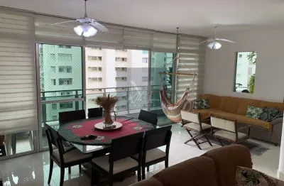 Varanda ampla com área gourmet. vista parcial para o mar. reformado. 03 dormitórios. 01 suíte. 03 banheiros. 02 vagas. 01 quadra da praia.