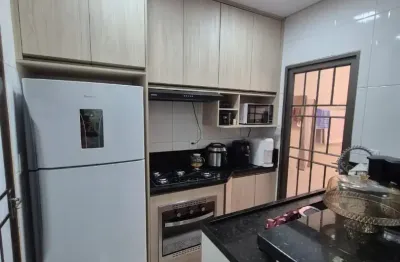 Casa Completa em Condomínio Fechado – 3 Dormitórios  Segurança e Lazer para sua Família!