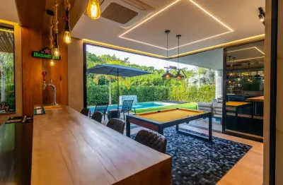 Casa alto padrão em Jurerê com 4 quarto (suítes) 4 vagas de garagem