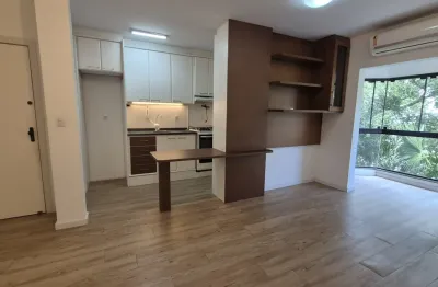 Apto prático funcional no Itacorubi 2 dorm com suite elevador e vaga