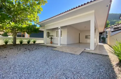 #v170 casa á venda com 3 quartos em bombas á 350m da praia - (exclusividade)