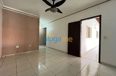 Casa no jardim são marco com churrasqueira e piscina, com 02 dormitórios (1 suíte).