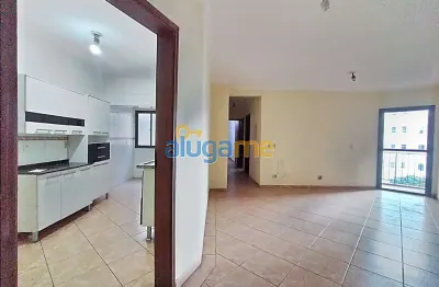 Apartamento com 3 dormitórios (1 suíte), 3 sacadas e 1 vaga no bairro jd. urano.