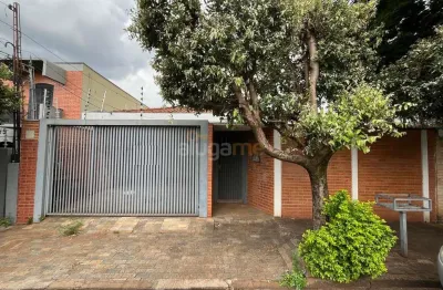 Casa no bairro nova redentora, próxima ao hospital de base, com 04 dormitórios (02 suítes), 03 banheiros, 02 vagas e varanda com churrasqueira.