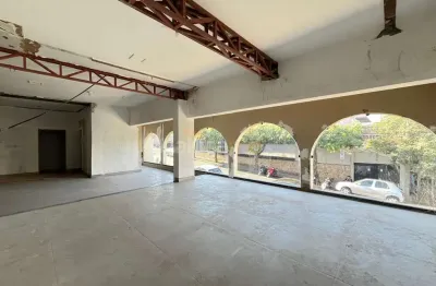 Casa na vila redentora com 4 dormitórios, 3 suítes, 5 vagas de garagem e piscina.