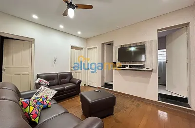 Casa comercial a 50 metros da avenida bady bassitt, com 07 salas e 4 banheiros.