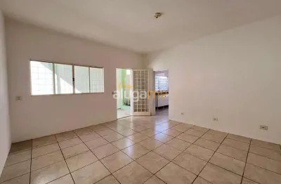Casa na vila diniz, com 2 dormitórios (1 suíte), 2 vagas de garagem.