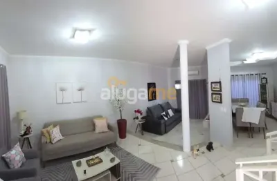Casa à venda na Rua Indaiatuba, 146, Parque Residencial Agudo Romão, Catanduva