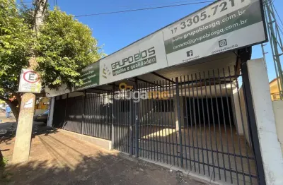Casa grande com 02 dormitórios e 03 banheiros, no bairro jardim alto alegre, próximo a marginal da br-153.
