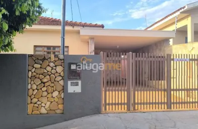 Casa com 3 quartos para alugar na Rua Antônio Girol, 389, Parque Glória I, Catanduva
