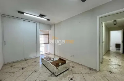 Sala comercial no edifício nagib gabriel, com 03 salas, banheiro, e 01 vaga de garagem exclusiva.