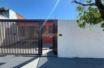 Casa no bairro jardim nazareth com 03 dormitórios (01 suíte), com quintal amplo, próxima a br-153.