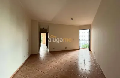 Apartamento com 3 dormitórios (1 suíte), 3 sacadas e 1 vaga no bairro Jd. Urano.