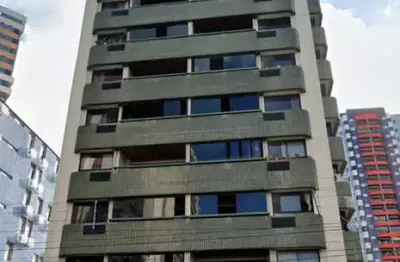 Apartamento à venda com 4 quartos sendo 2 suites, 147,00m² área útil por R$ 810.000,00