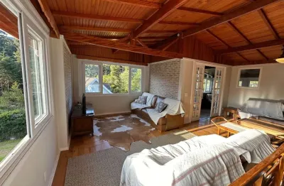 Casa com 3 quartos à venda na r. rodrigo martins de camargo, 160, vale encantado, campos do jordão por r$ 1.400.000