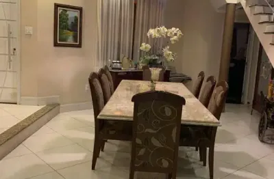 Luxo, lazer e segurança total: casa completa com piscina por r$ 1.3 milhão!