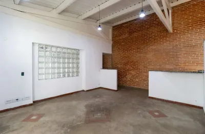 Agradável casa para venda em Bosque da Saúde com 3 quartos , 240m²