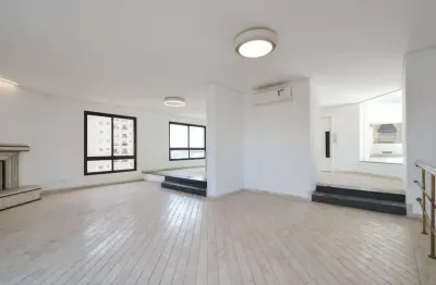 Confortável cobertura para venda em paraíso com 3 quartos, sendo 1 suíte, 485m²