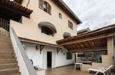 Sensacional casa para venda em Cidade São Francisco com 4 quartos, sendo 2 suítes , 351m²