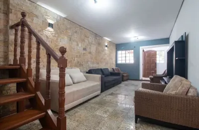 Atraente sobrado para venda em Vila Universitária com 3 quartos, sendo 1 suíte , 184m²