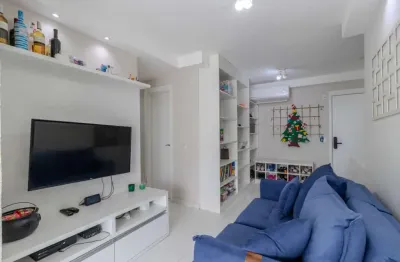 Atraente apartamento para venda em Santo Amaro com 2 quartos, sendo 1 suíte , 67m²