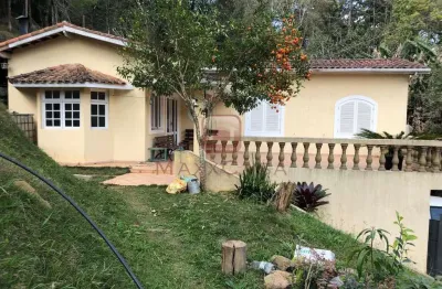 Chácara à venda em Cotia – 1.100 m² de terreno com conforto, natureza e fácil acesso