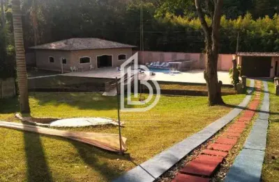 Maravilhosa chácara com 11.000m², piscina aquecida, lagos e coxeira