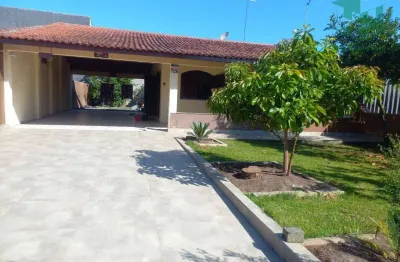 Casa com 3 quartos para alugar na Praça de Embarque, 1330, Shangri-lá, Pontal do Paraná