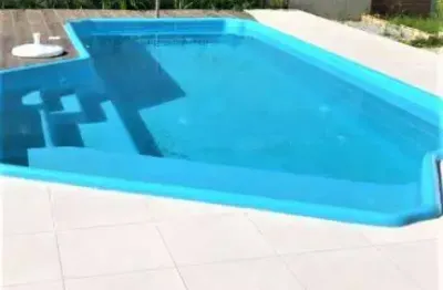 Casa para locação de temporada em caiobá com 03 quartos.