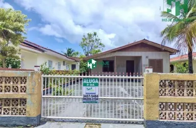 Casa com 3 quartos para alugar na Rua Arpoador, 101, Shangri-lá, Pontal do Paraná