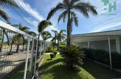 Casa de esquina a beira mar, com piscina para locação diária em praia de leste - pontal do paraná/pr