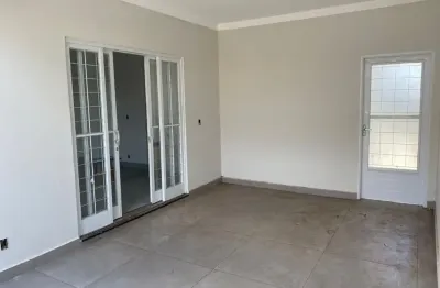 Casa com 3 quartos à venda na Vila Camargo, Bauru 