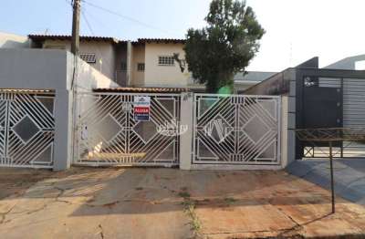 Casa com 3 quartos para alugar, 250 m² por r$ 2.800/mês - jardim burle marx - londrina/pr