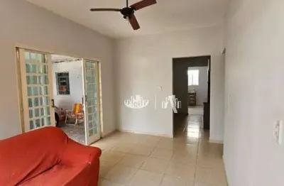 Casa com 3 quartos para alugar, 70 m² por R$ 1.350/mês - Parque das Indústrias - Londrina/PR