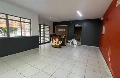Casa com 3 quartos para alugar, 250 m² por R$ 3.800/mês - Centro - Londrina/PR
